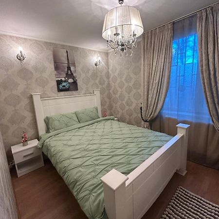 Little Paris Gare Du Nord Apartman Bukarest Kültér fotó