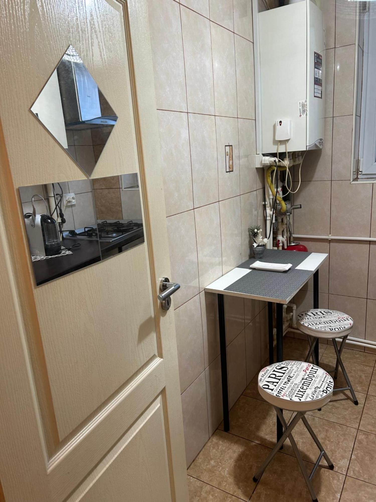 Little Paris Gare Du Nord Apartman Bukarest Kültér fotó